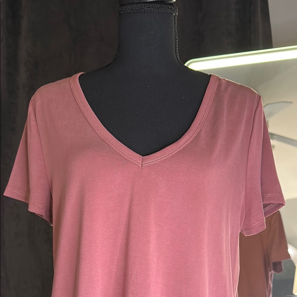 Anthropologie T-Shirt - Picture 4 of 9